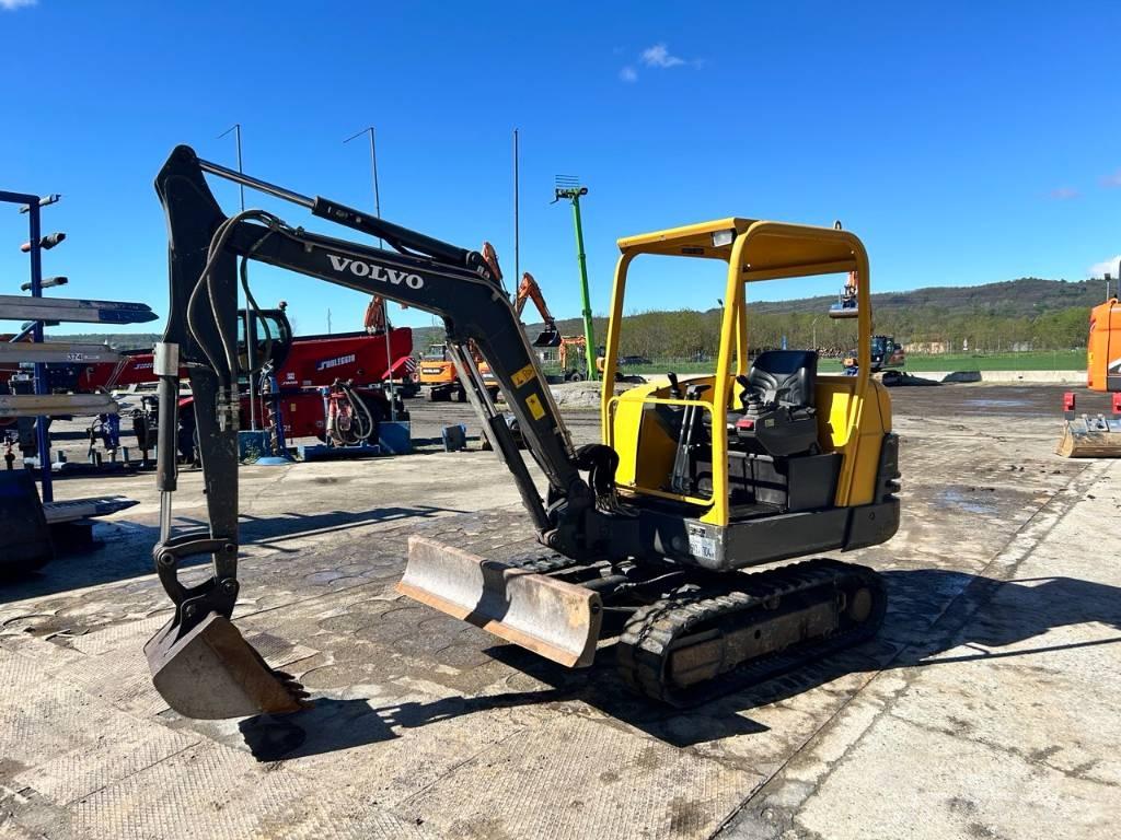 Volvo EC 25 Minigraafmachines < 7t