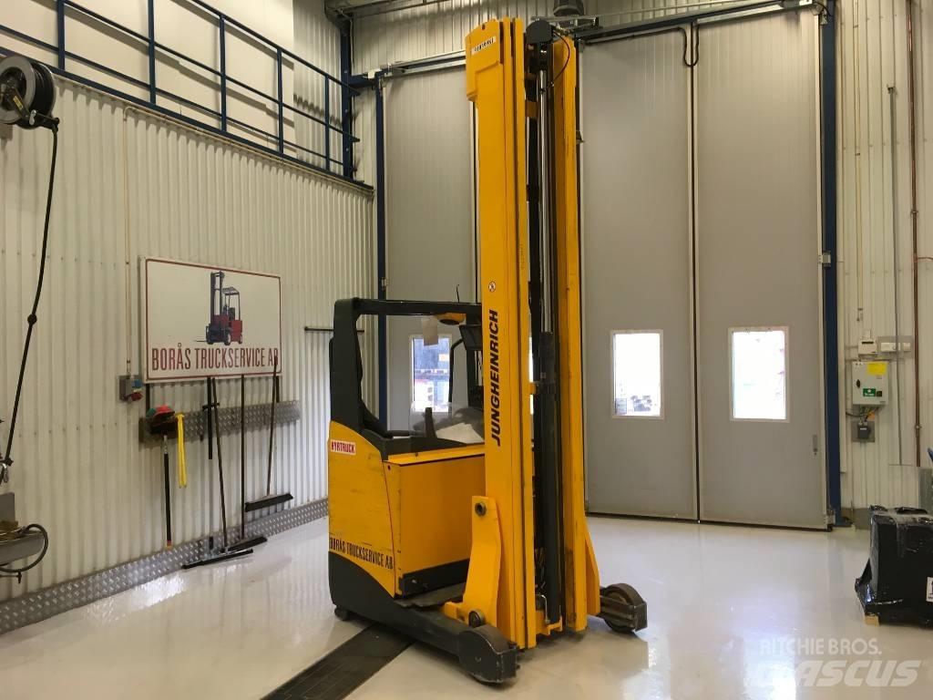 Jungheinrich ETV 216 Reachtruck voor hoog niveau