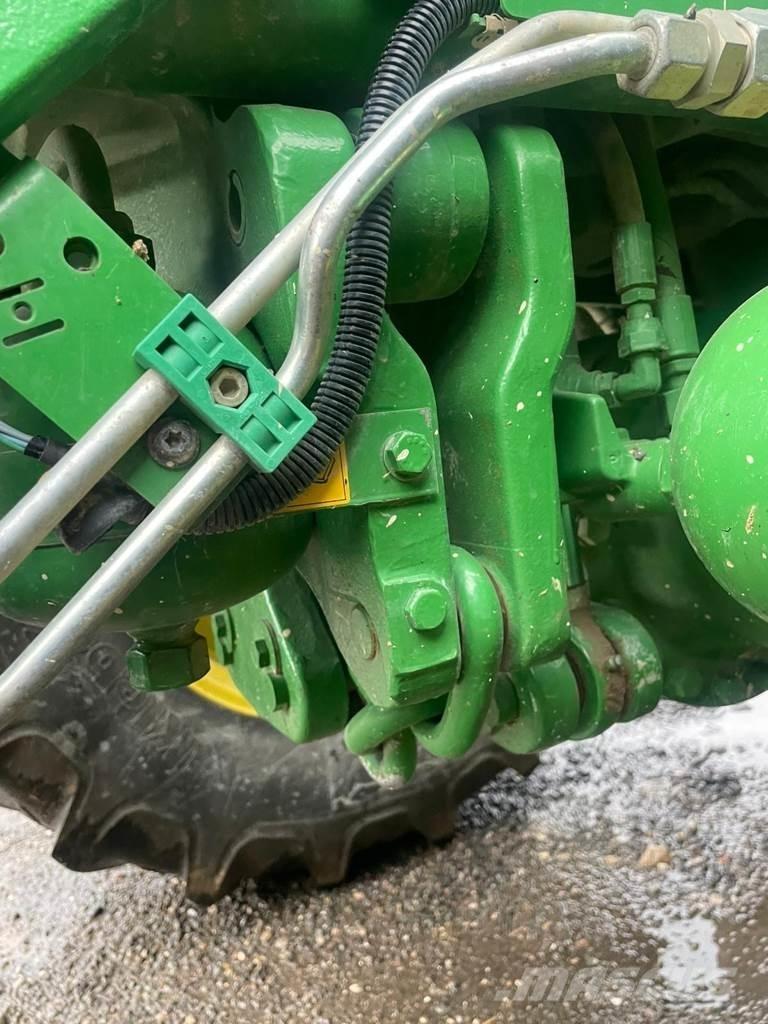 John Deere 6145R Tractoren