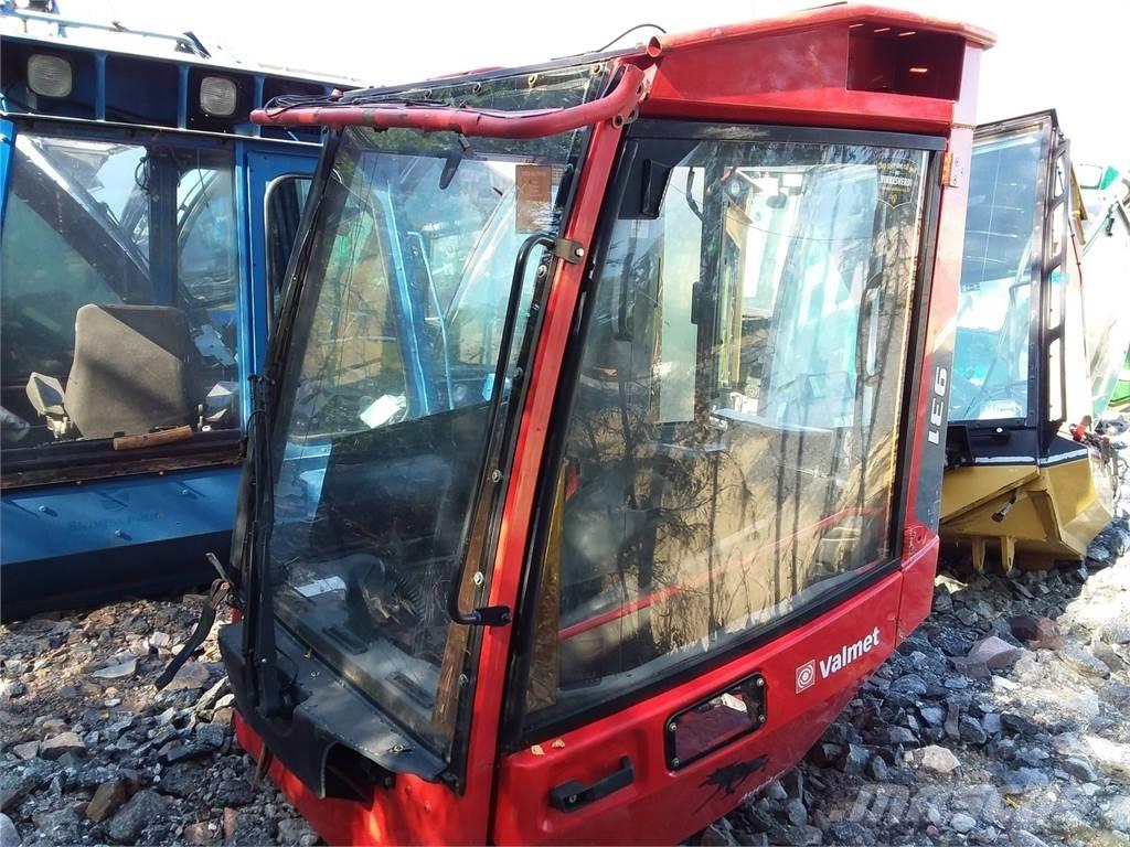 Valmet 931 Cabine en interieur