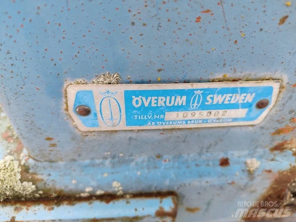 Överum 3-siipinen Conventionele ploegen