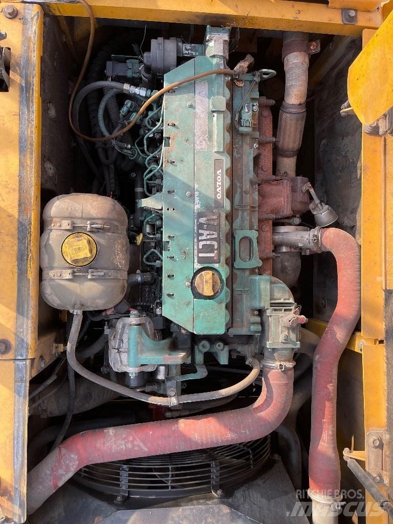 Volvo EC 210 C L Rupsgraafmachines