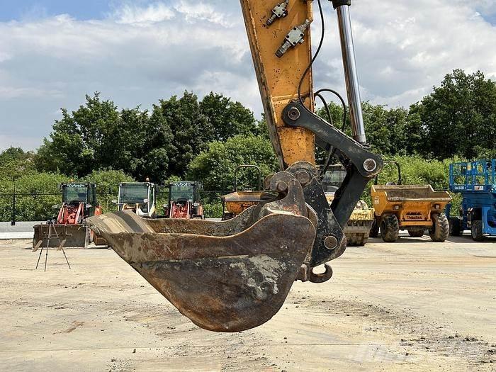 Hyundai HX220L Rupsgraafmachines
