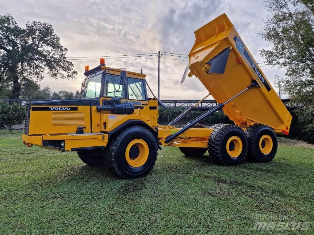 Volvo A 25 C Knik dumptrucks