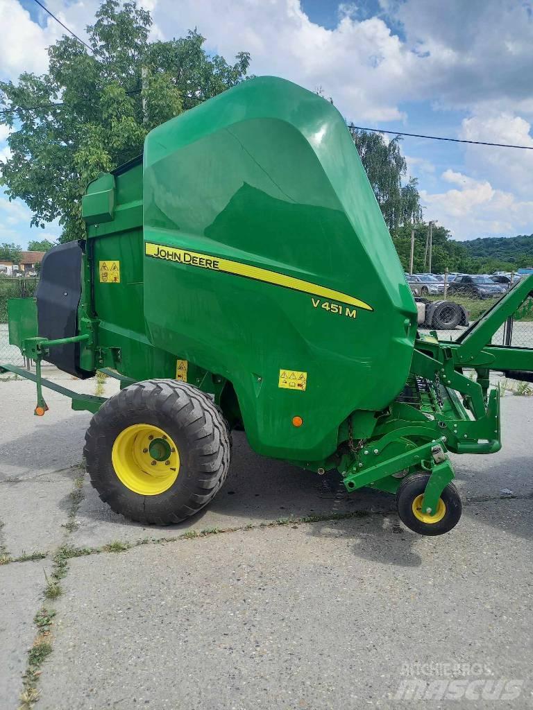 John Deere V451M Ronde-balenpersen