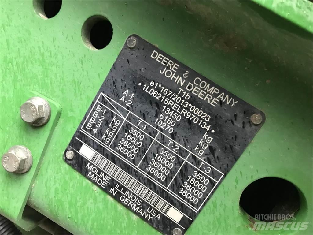 John Deere 6215R Tractoren