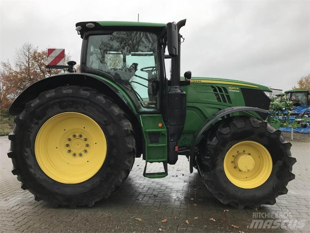 John Deere 6215R Tractoren