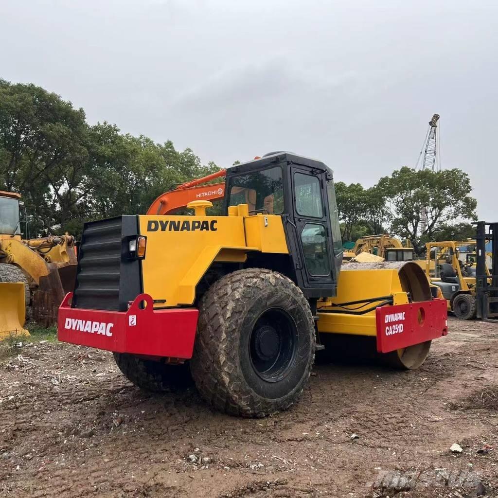 Dynapac CA 251 Trilrolwalsen