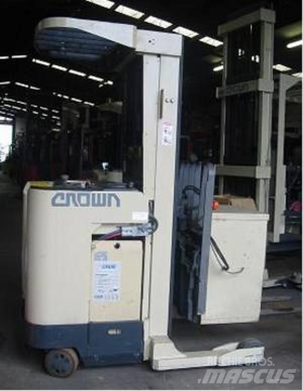 Crown 35RRTT210 Reachtruck voor hoog niveau