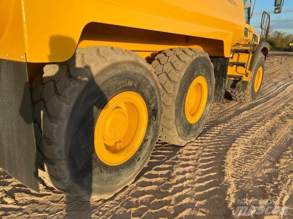 Bell B30E Water tankwagens