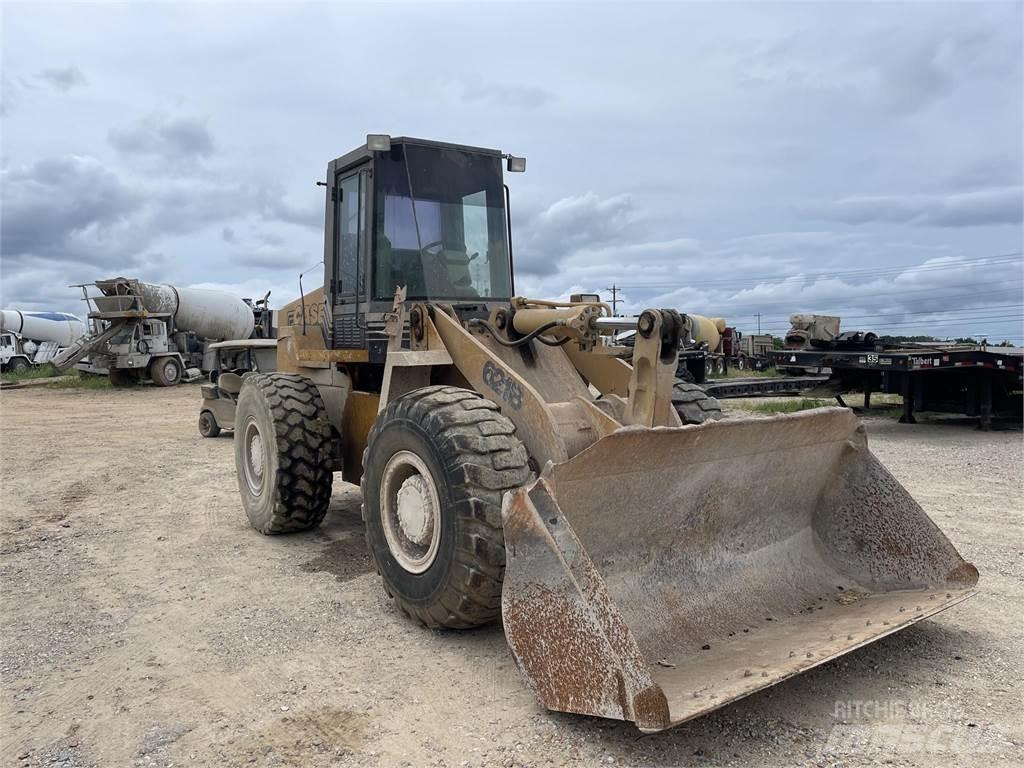CASE 621B Wielladers