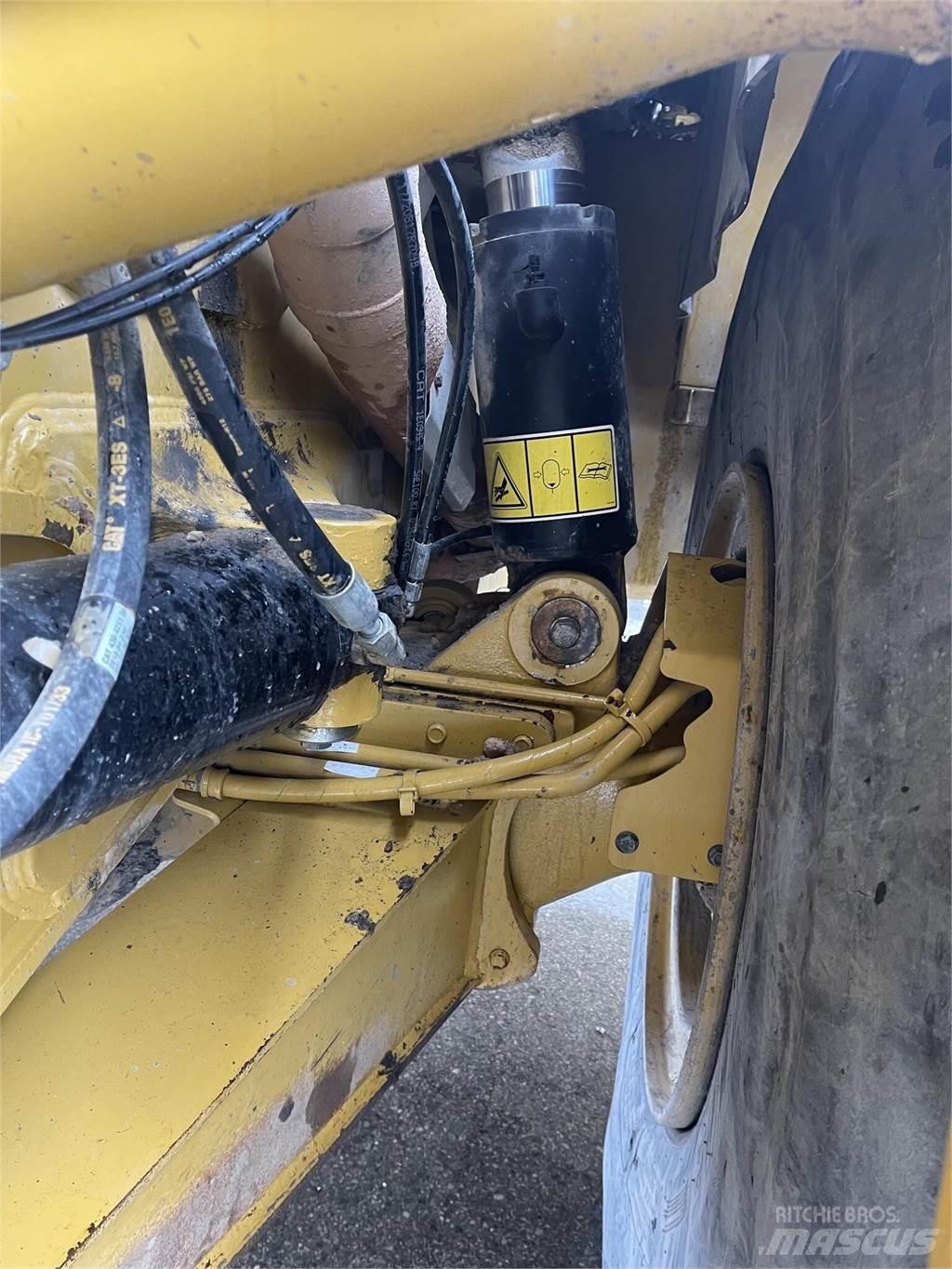 CAT 745 Knik dumptrucks