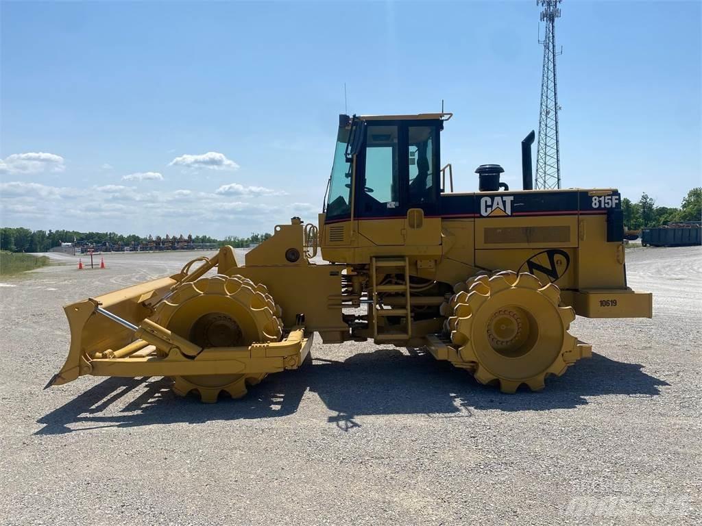 CAT 815F Afvalpersen