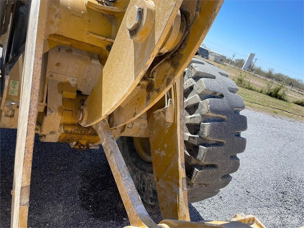 CAT 930M Wielladers