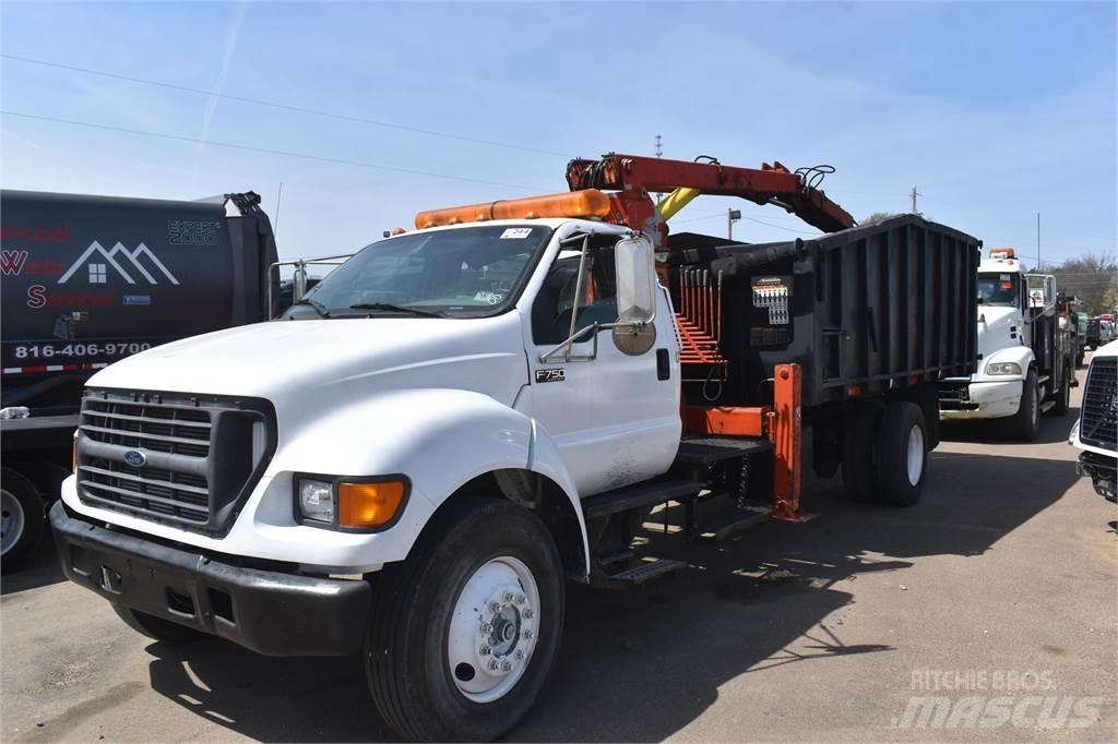 Ford F750 Vlakke laadvloer met kraan