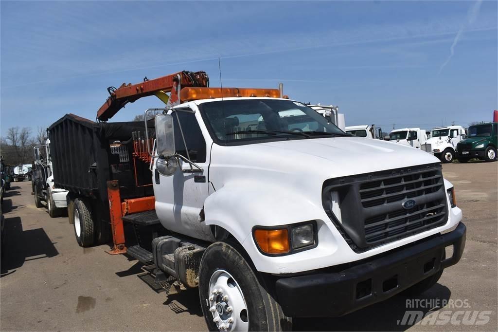Ford F750 Vlakke laadvloer met kraan