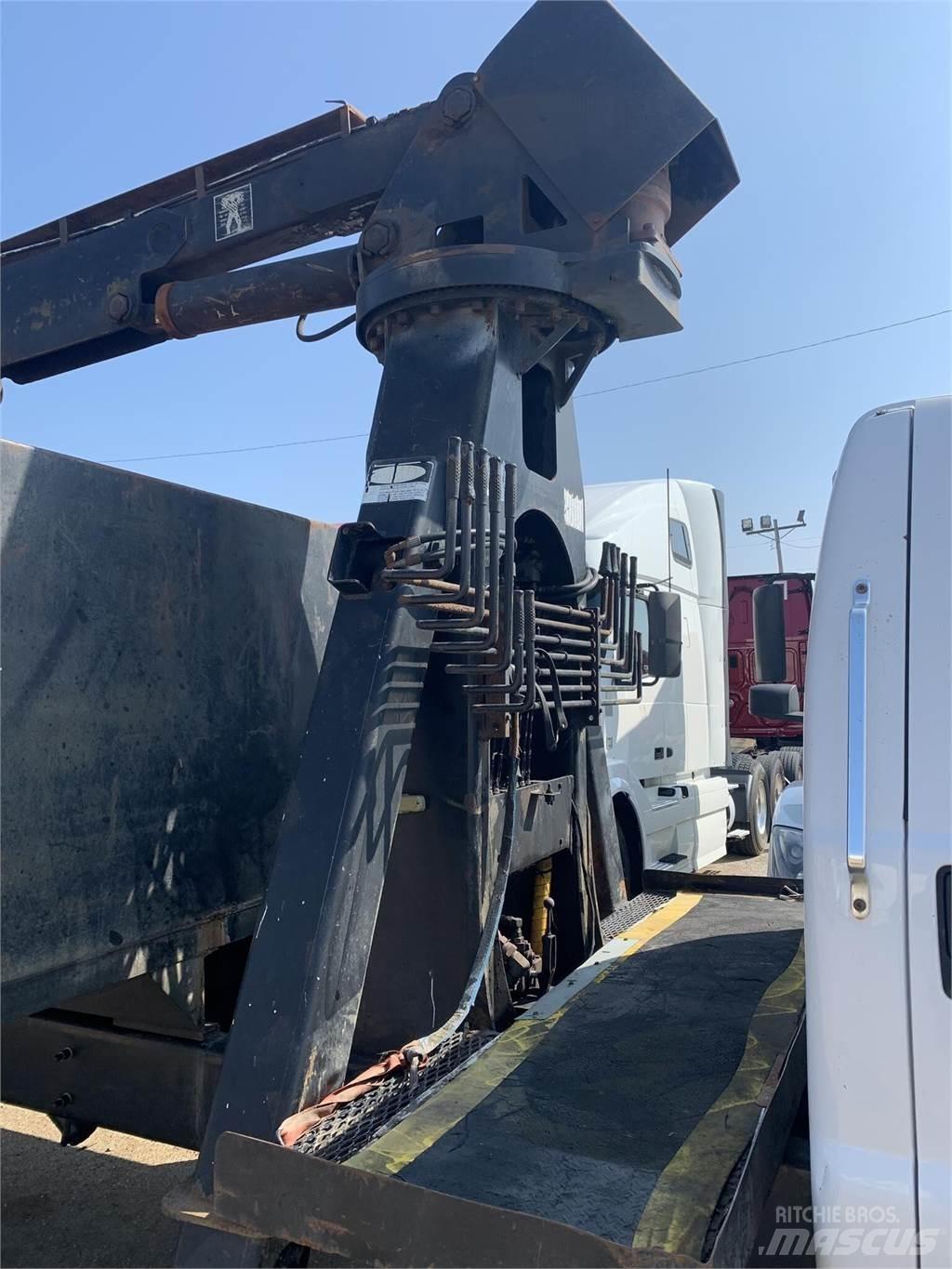 Ford F750 Vlakke laadvloer met kraan
