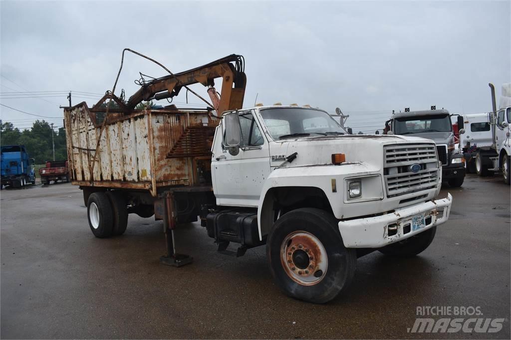 Ford F800 Vlakke laadvloer met kraan