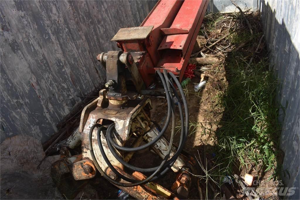 Ford L9000 Vlakke laadvloer met kraan