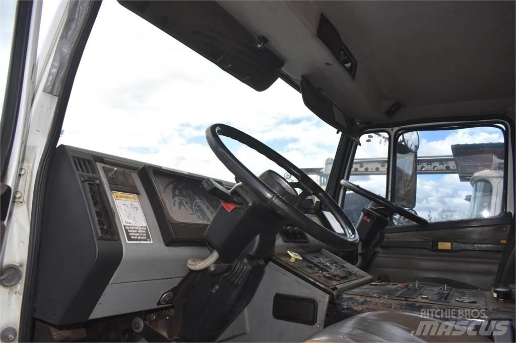 Freightliner FL70 Veegwagens