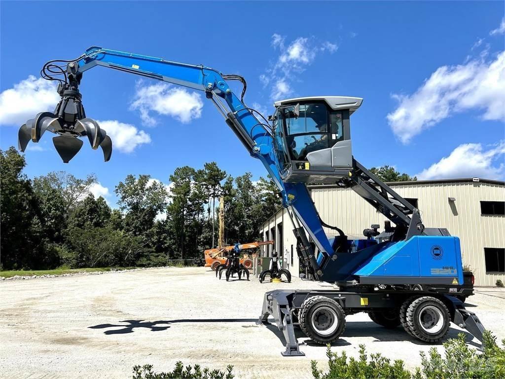 Fuchs MHL320F Waste / industry handlers