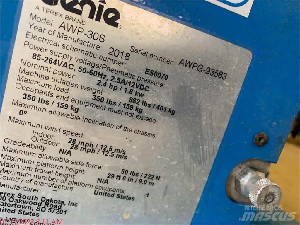Genie AWP30S Personenliften en invalideliften