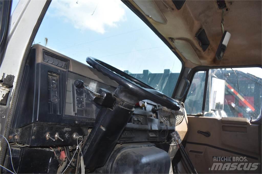 International 8200 Tankwagen