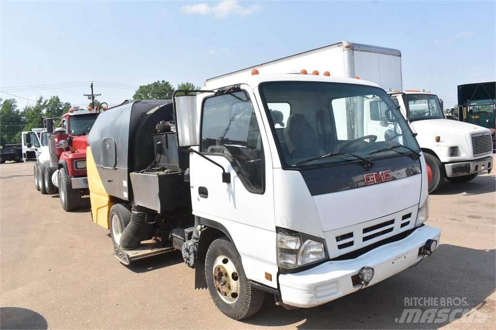 Isuzu NPR Veegwagens