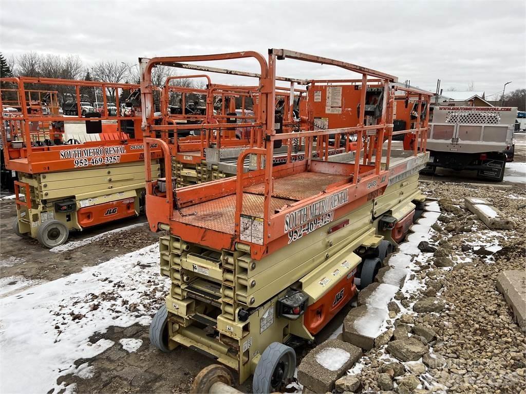 JLG 3246ES Schaarhoogwerkers