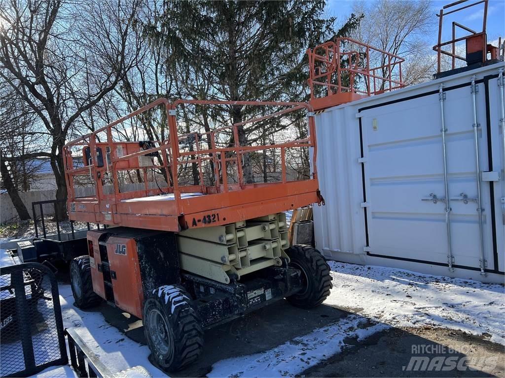 JLG 330LRT Schaarhoogwerkers