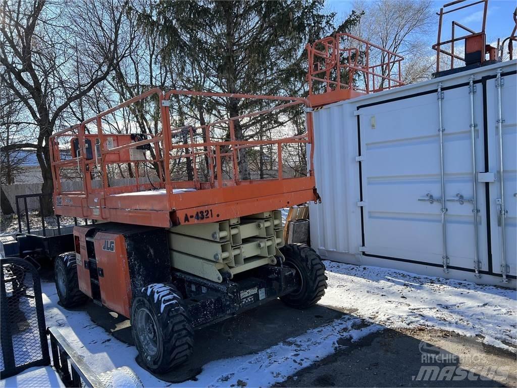 JLG 330LRT Schaarhoogwerkers