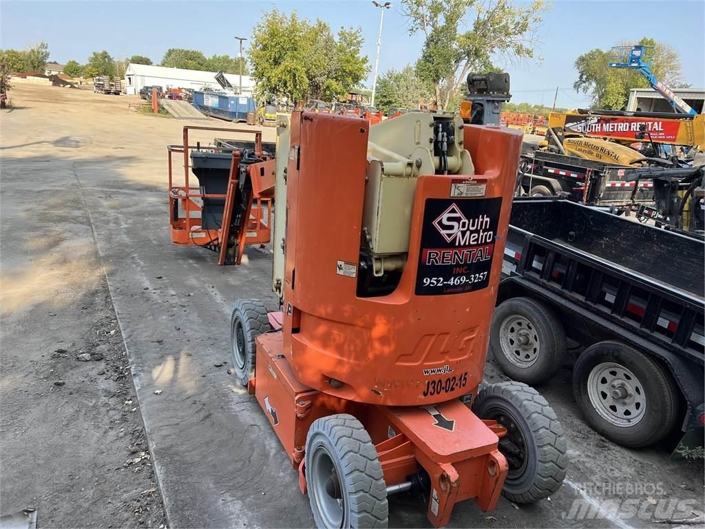 JLG E300AJP Knikarmhoogwerkers