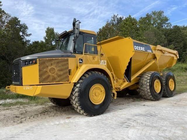 John Deere 460E Knik dumptrucks