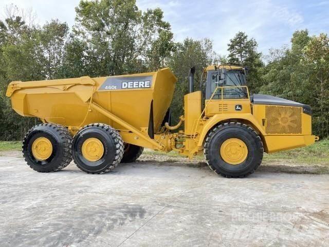 John Deere 460E Knik dumptrucks