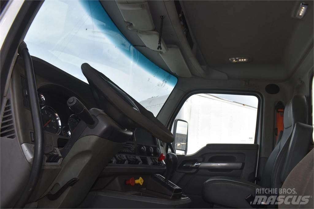 Kenworth T680 Vlakke laadvloer met kraan