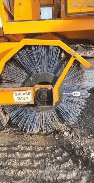 LeeBoy CB90 Veegmachines