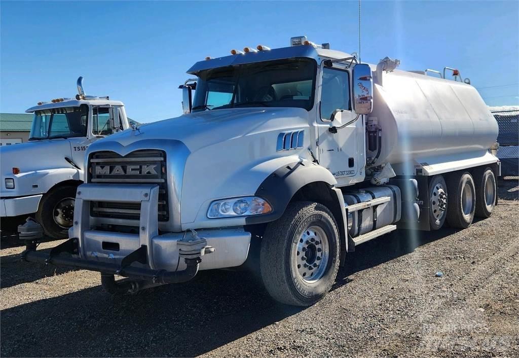 Mack GRANITE 84BR Water tankwagens