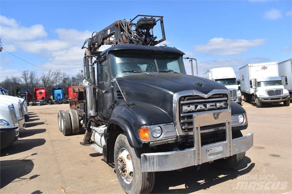 Mack GRANITE CV713 Vlakke laadvloer met kraan