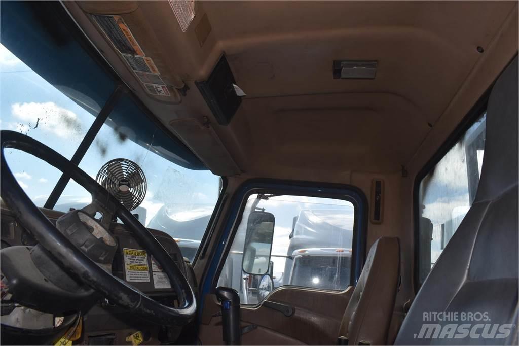 Mack GRANITE CV713 Vlakke laadvloer met kraan
