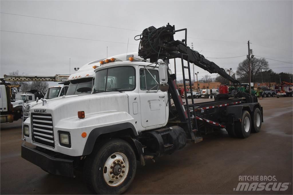 Mack RD688S Vlakke laadvloer met kraan