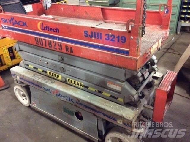 SkyJack SJIII3219 Schaarhoogwerkers