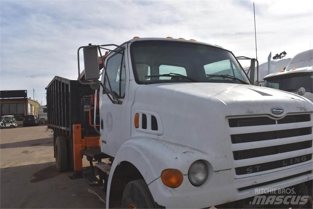 Sterling L7500 Vlakke laadvloer met kraan