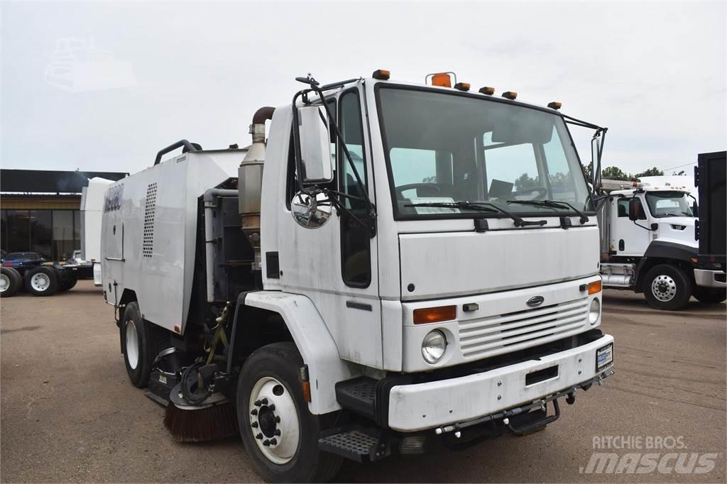 Sterling SC8000 Veegwagens