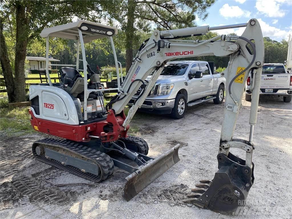 Takeuchi TB225 Minigraafmachines < 7t