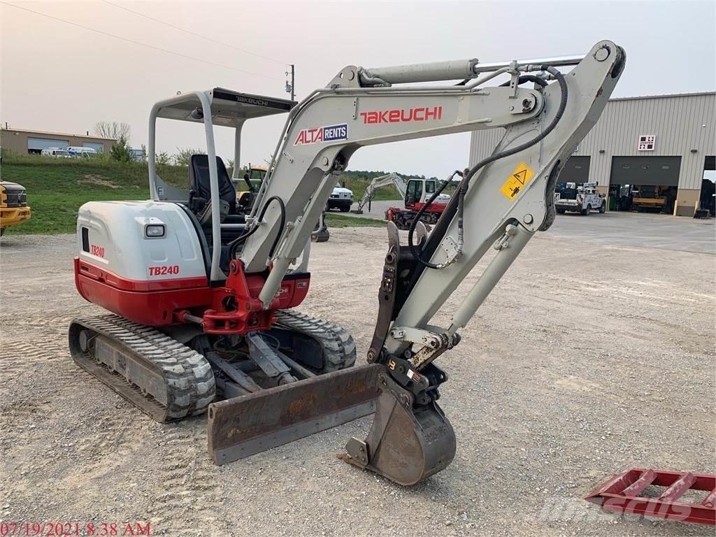 Takeuchi TB240 Minigraafmachines < 7t