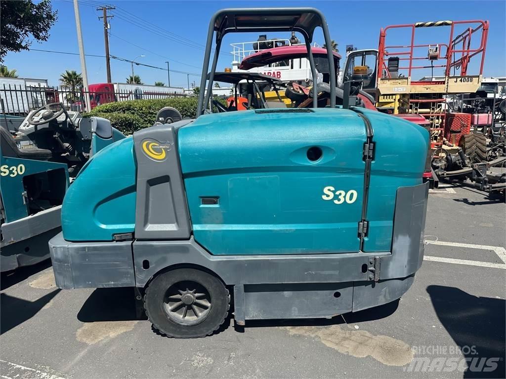 Tennant S30 Veegmachines