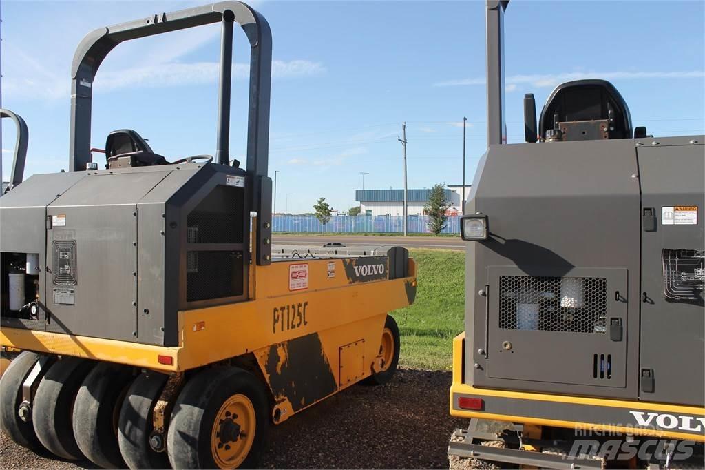 Volvo PT125C Bandenwalsen