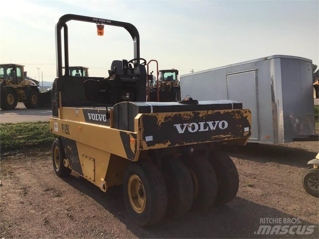 Volvo PT125C Bandenwalsen