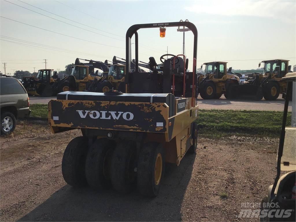 Volvo PT125C Bandenwalsen
