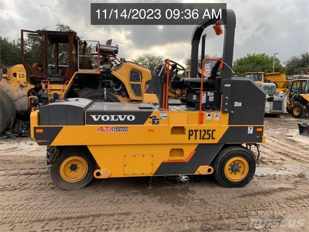 Volvo PT125C Bandenwalsen